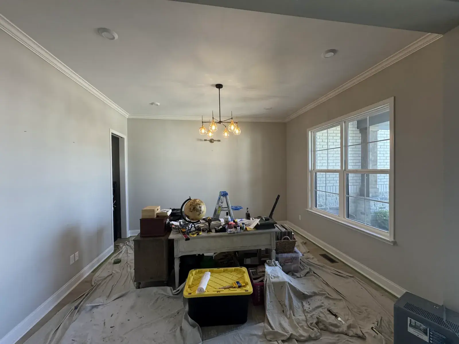 Before bedroom tray ceiling den painted deep green brick fireplace whitewashed - My Personal Painter - My Personal Painter Before: bedroom tray ceiling, den painted deep green, brick fireplace whitewashed